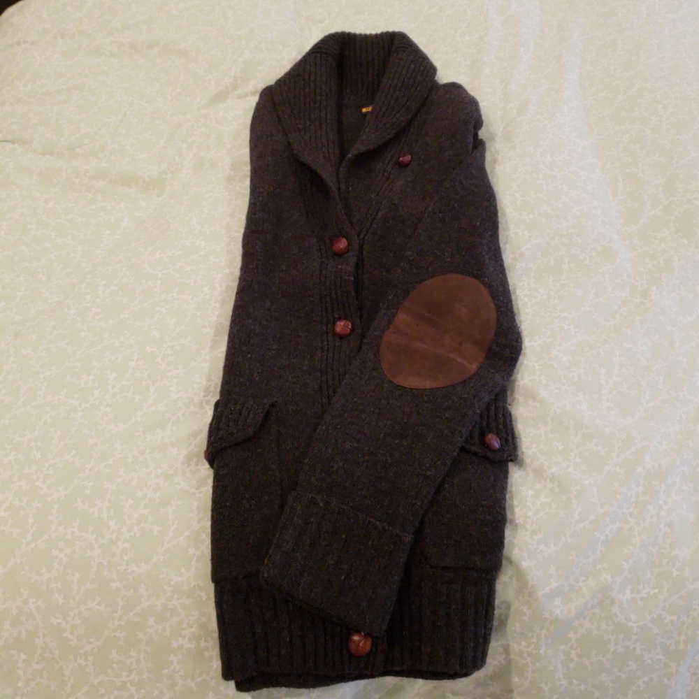 Cardigan sweater